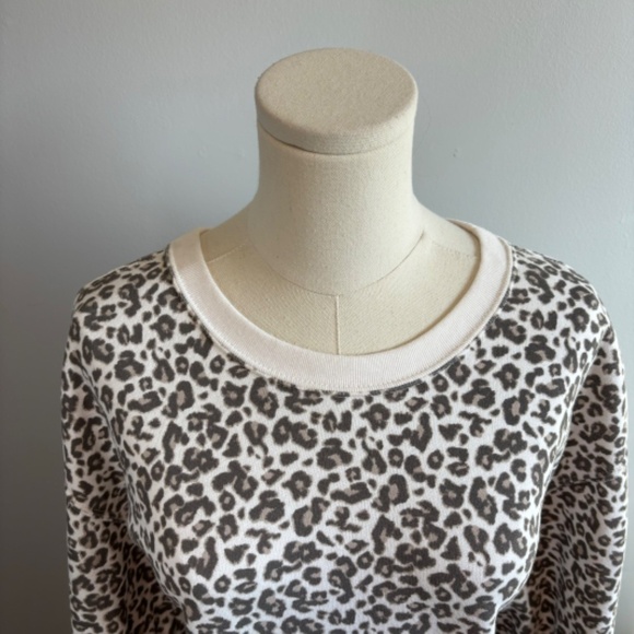 Abercrombie & Fitch Women's Cropped Puff Sleeve Cougar Print Cream Sweatshirt M - Picture 3 of 7